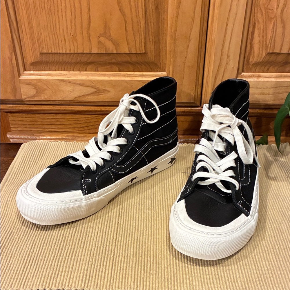 New Ladies Size 9 Vans Wade Goodall Sk8-Hi 138 Decon Sneakers Black/White (ABBA)